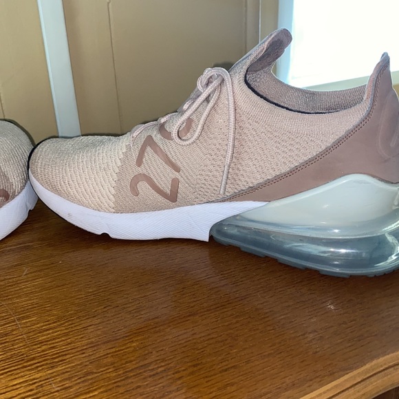 NIKE Sneakers/Tennis Shoes - Picture 5 of 13